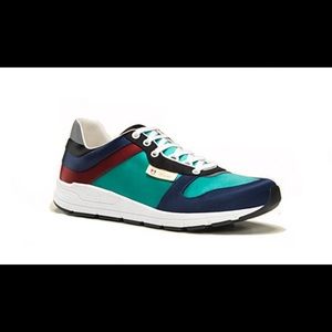 Gucci satin sneakers!